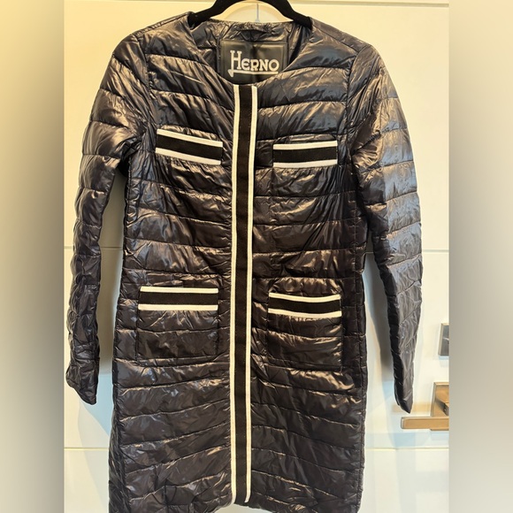 Herno Black with white trim puffer coat! - Picture 1 of 6